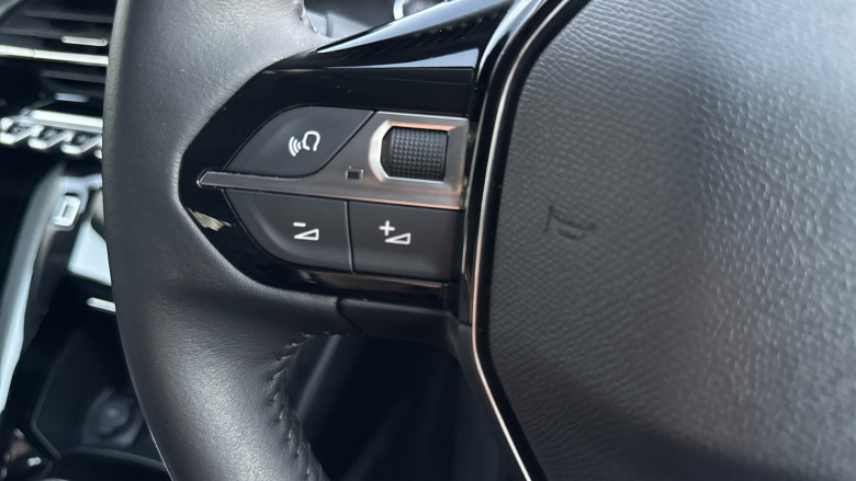 Peugeot 208 1.2 PureTech 100 Allure Premium + 5dr Petrol Hatchback